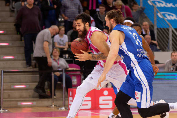 正是钢人在 正是钢人在